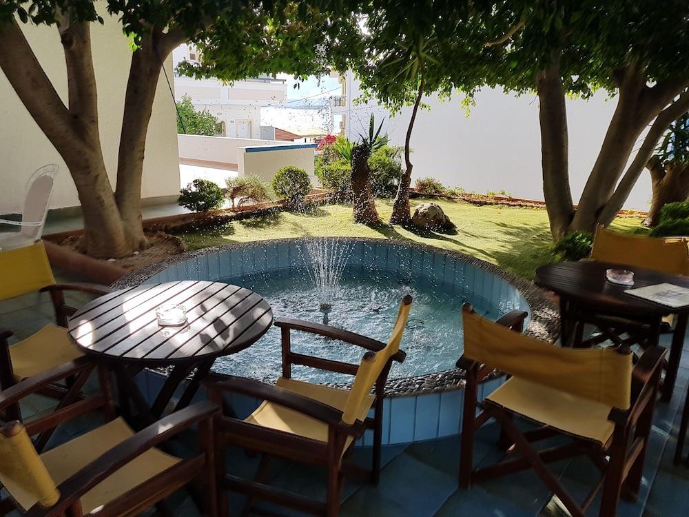 Amazones Villas Apartments Hersonissos  Exterior photo